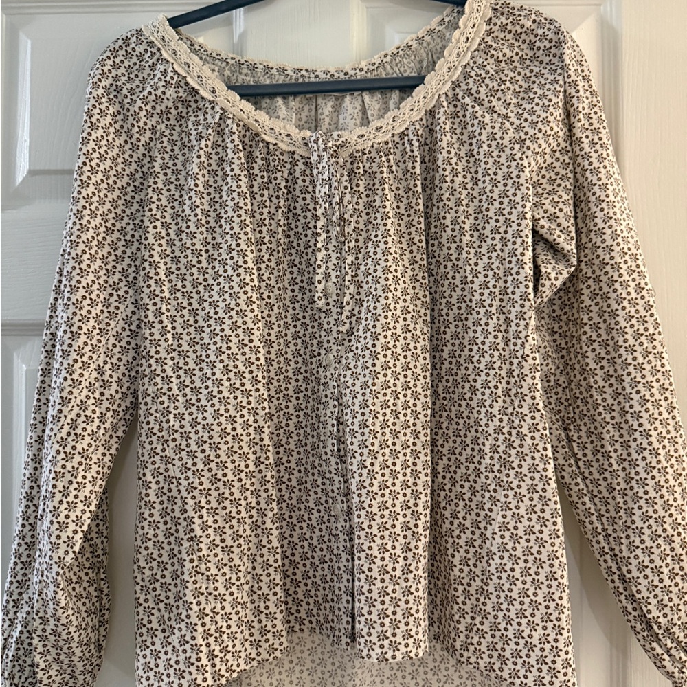 Neuflora NWT Floral Print Blouse with Lace Trim